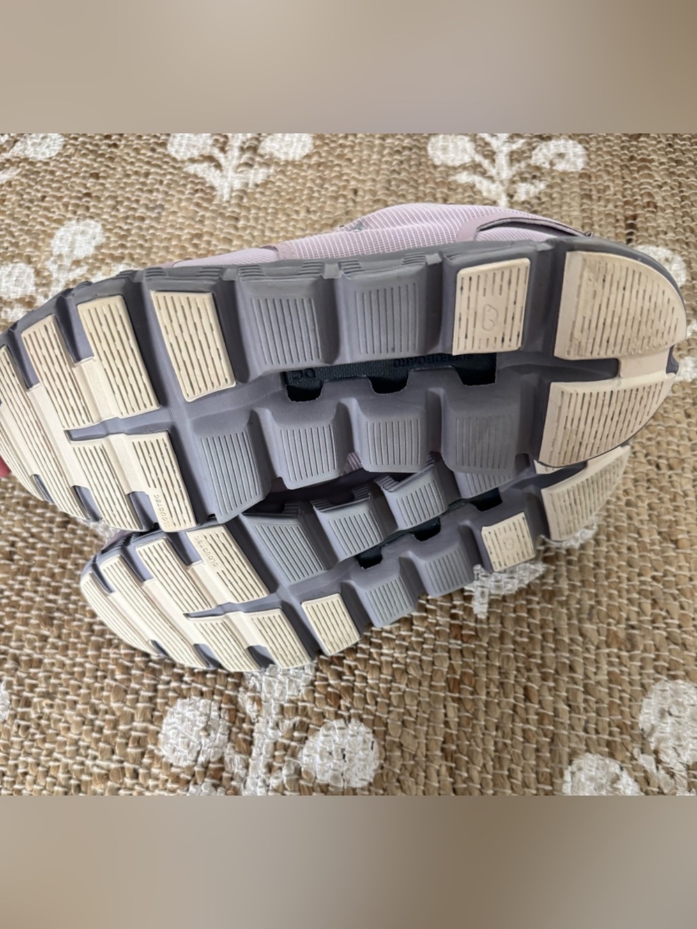 On Running Cloud Waterproof Shoes in Lavender - Picture 3 of 6